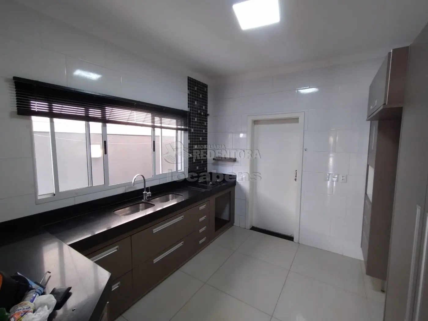 Casa de Condomínio para alugar com 3 quartos, 218m² - Foto 17