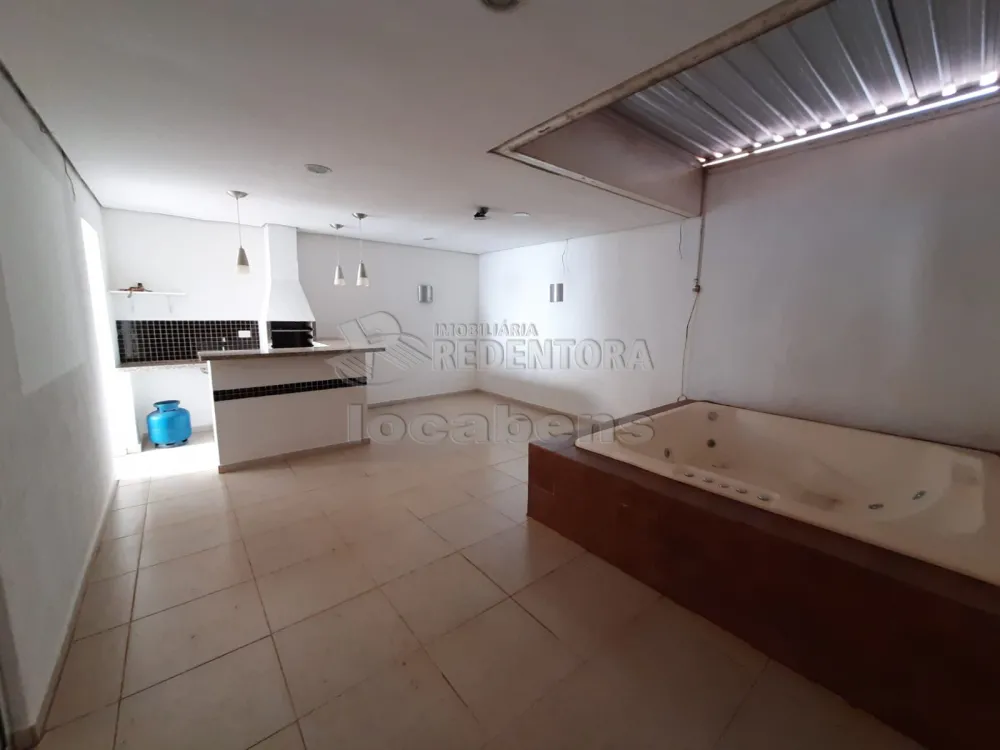 Alugar Casa / Condomínio em São José do Rio Preto R$ 1.800,00 - Foto 3