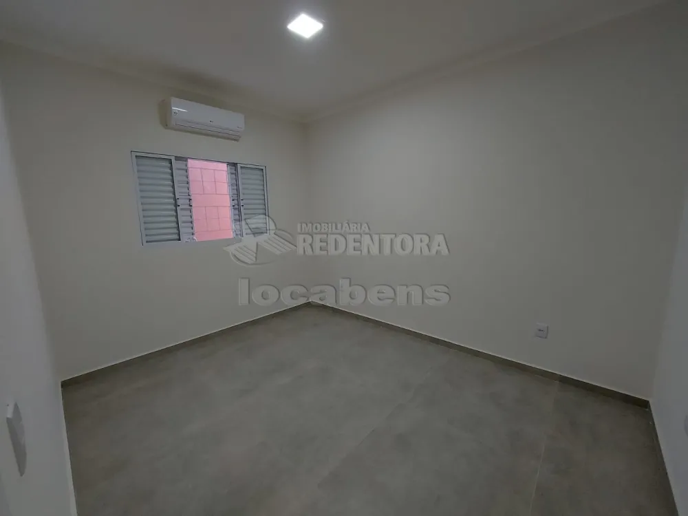 Alugar Casa / Padrão em São José do Rio Preto R$ 2.100,00 - Foto 9