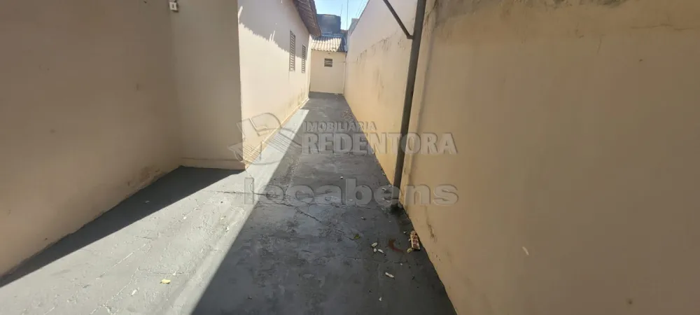 Alugar Casa / Padrão em São José do Rio Preto R$ 1.000,00 - Foto 15