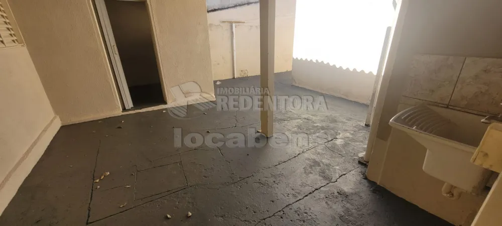 Alugar Casa / Padrão em São José do Rio Preto R$ 1.000,00 - Foto 16