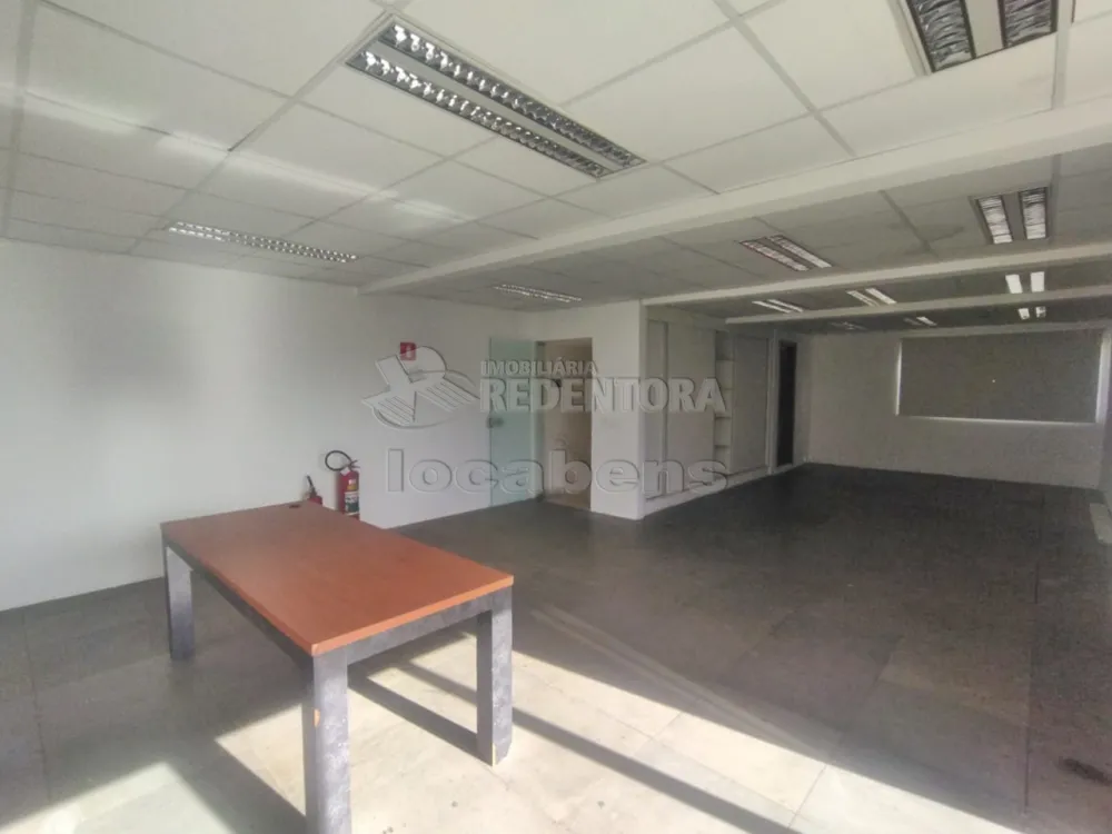 Alugar Comercial / Salão em São José do Rio Preto R$ 11.000,00 - Foto 13