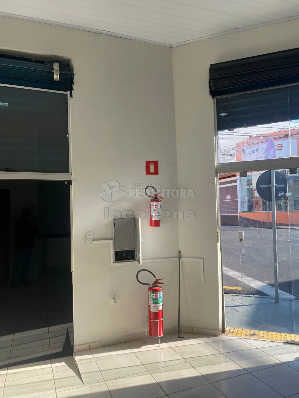 Alugar Comercial / Salão em São José do Rio Preto R$ 1.500,00 - Foto 1