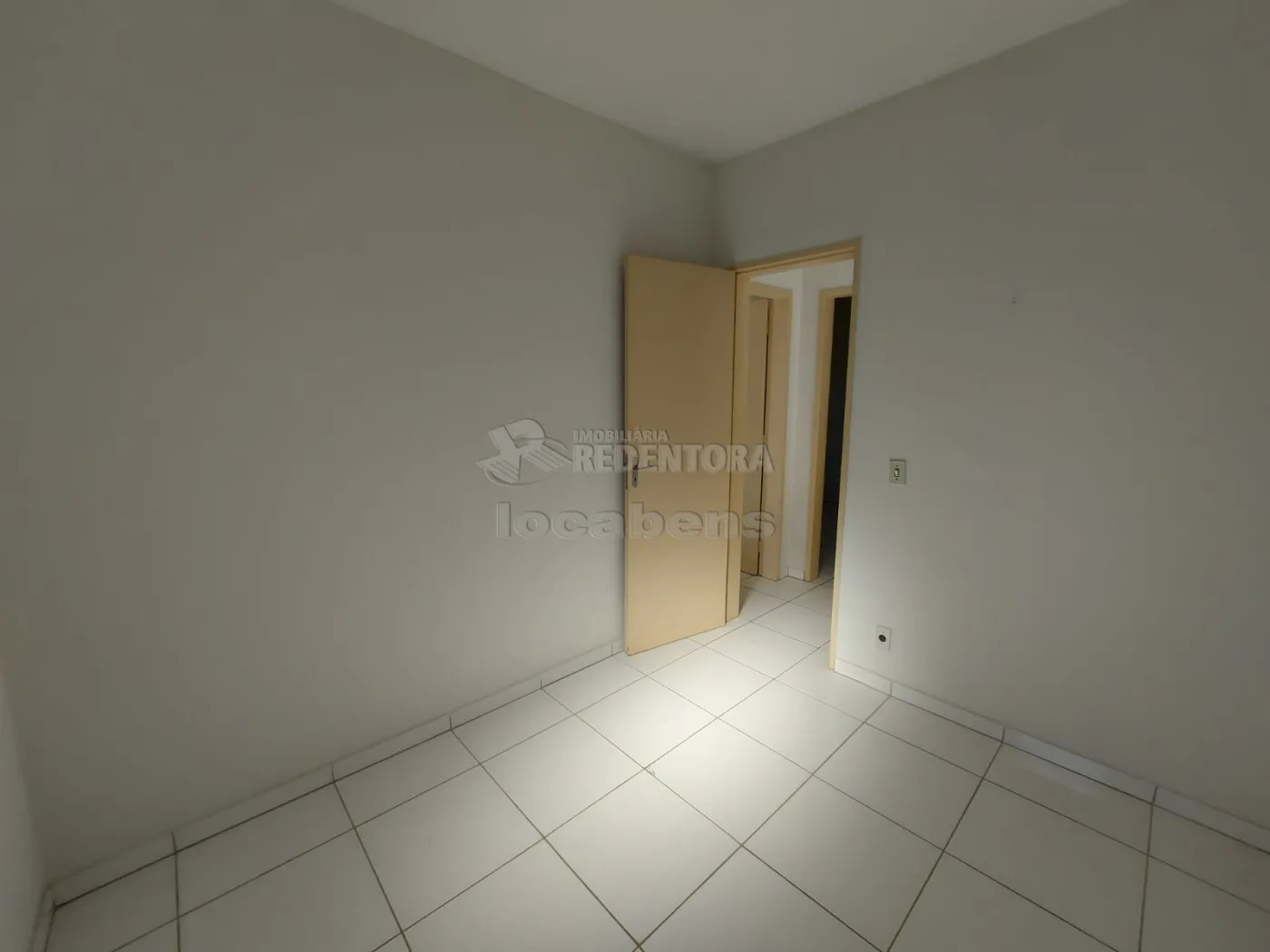 Alugar Apartamento / Padrão em São José do Rio Preto R$ 750,00 - Foto 7