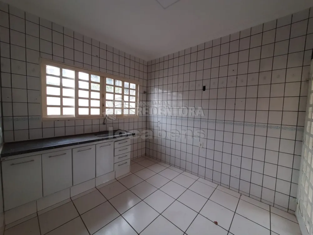 Casa para alugar com 3 quartos, 130m² - Foto 13