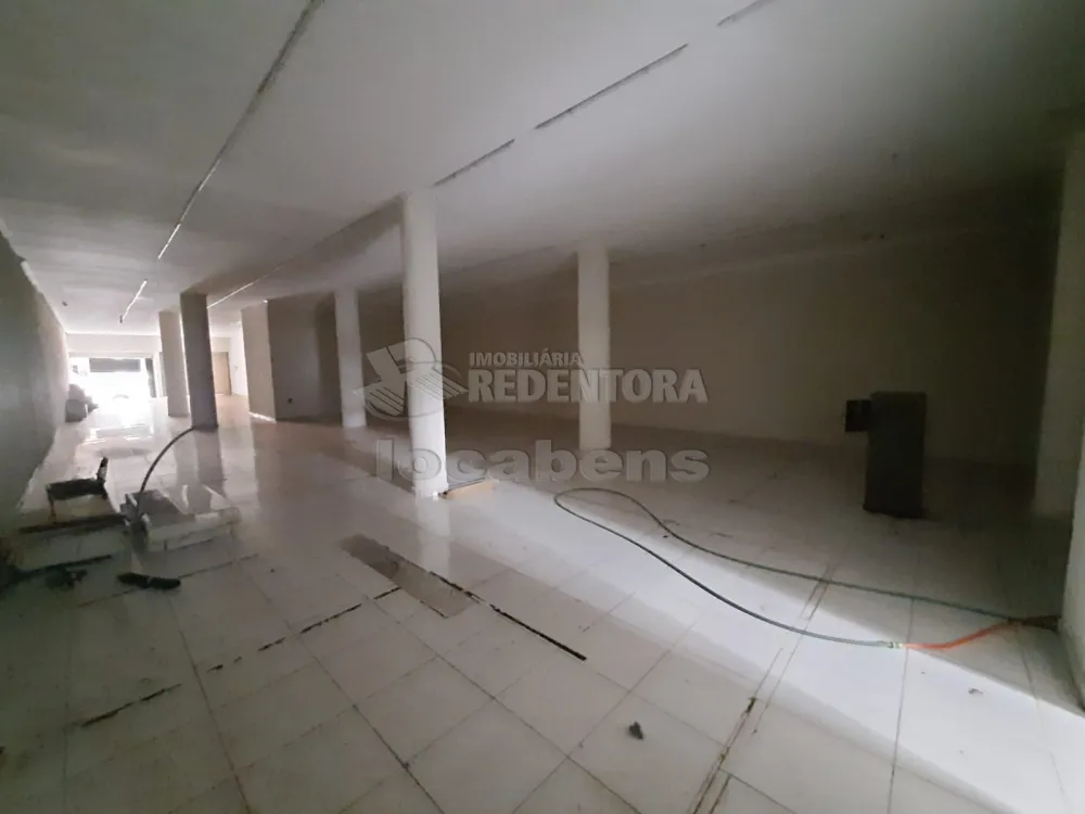 Alugar Comercial / Salão em São José do Rio Preto R$ 15.000,00 - Foto 4