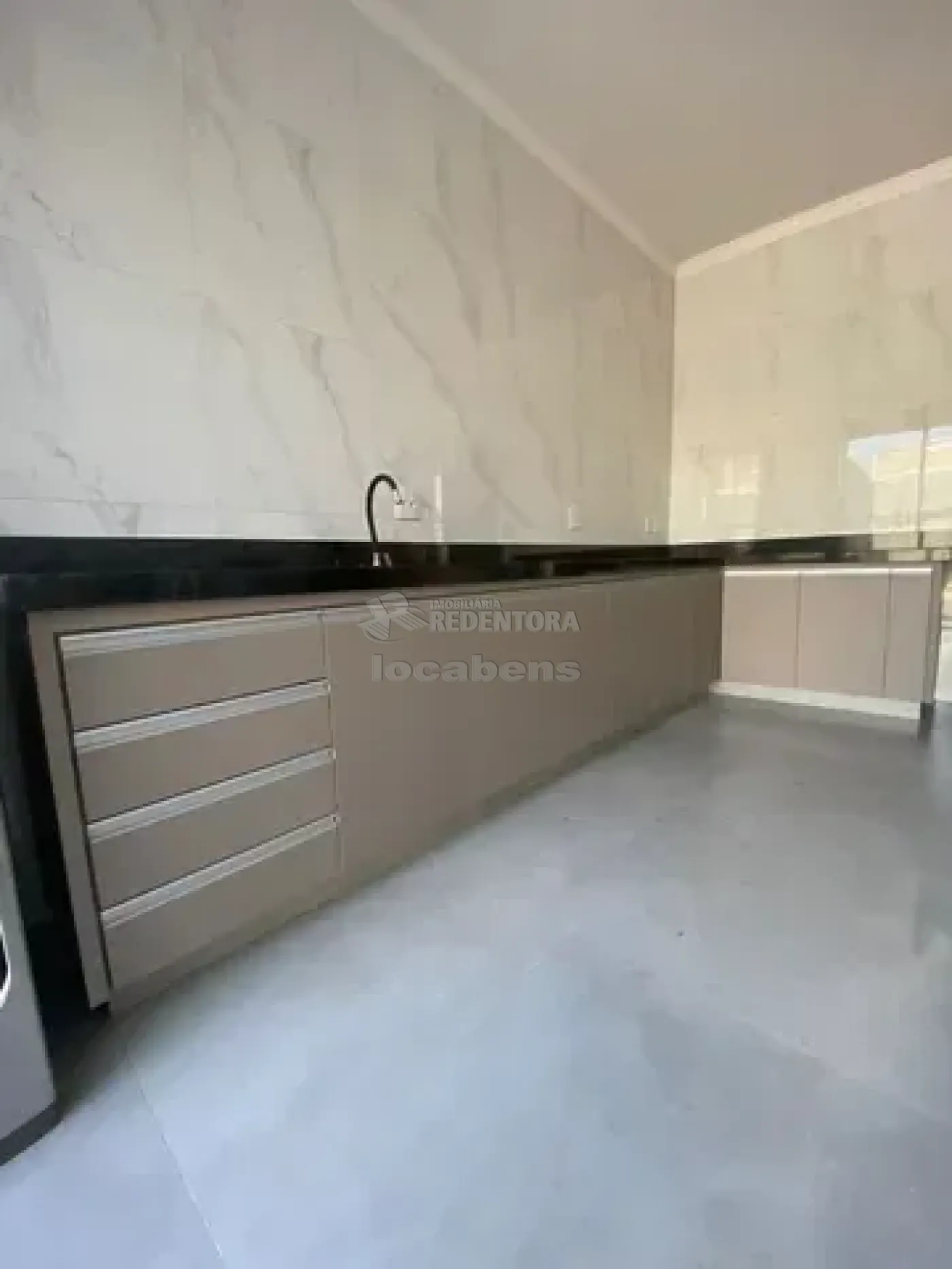 Casa à venda com 3 quartos, 133m² - Foto 1