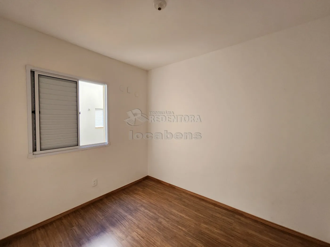 Alugar Apartamento / Padrão em São José do Rio Preto R$ 900,00 - Foto 4