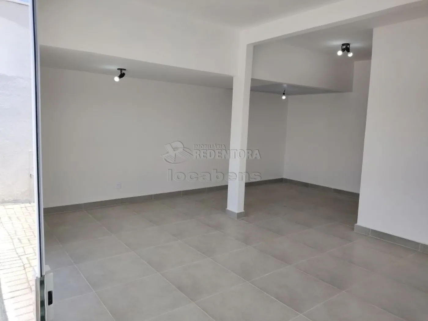 Alugar Comercial / Salão em São José do Rio Preto R$ 1.400,00 - Foto 4