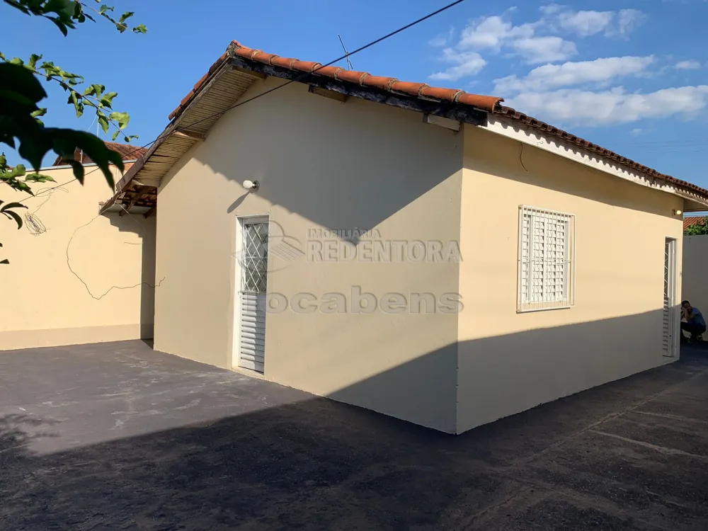 Alugar Casa / Padrão em São José do Rio Preto R$ 950,00 - Foto 1