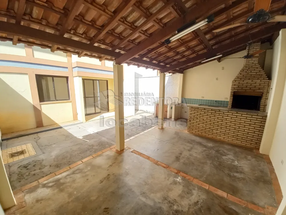 Casa de Condomínio para alugar com 3 quartos, 140m² - Foto 2