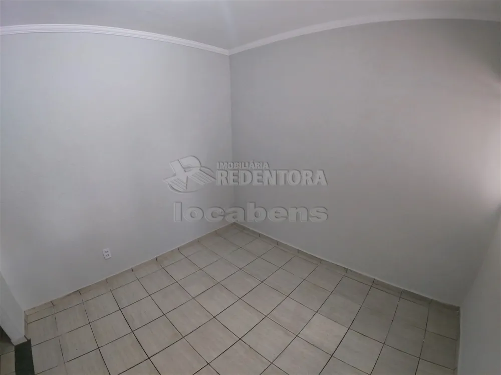 Alugar Casa / Padrão em São José do Rio Preto R$ 1.300,00 - Foto 2