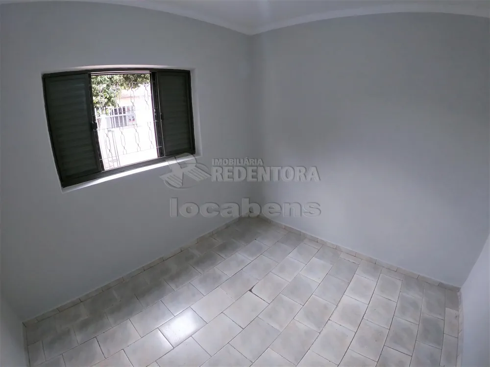 Alugar Casa / Padrão em São José do Rio Preto R$ 1.300,00 - Foto 6