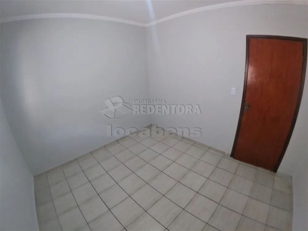 Alugar Casa / Padrão em São José do Rio Preto R$ 1.300,00 - Foto 12