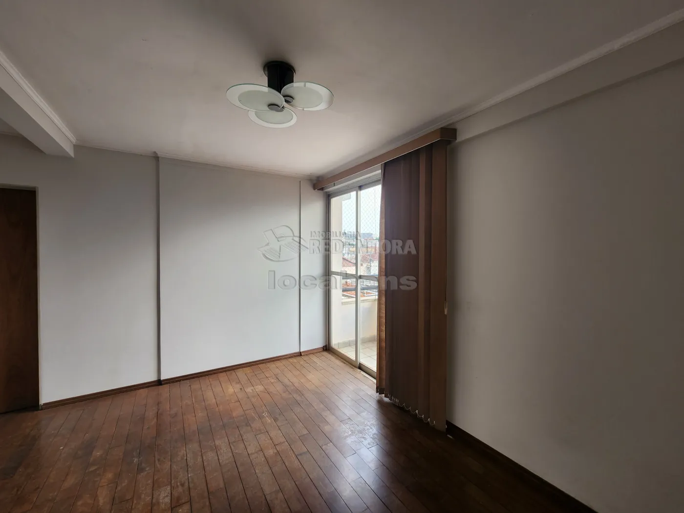 Alugar Apartamento / Padrão em São José do Rio Preto R$ 800,00 - Foto 2