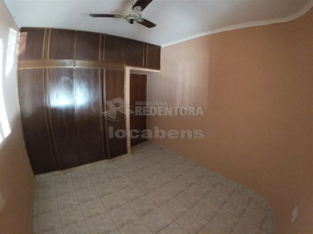 Alugar Casa / Padrão em São José do Rio Preto R$ 1.200,00 - Foto 8