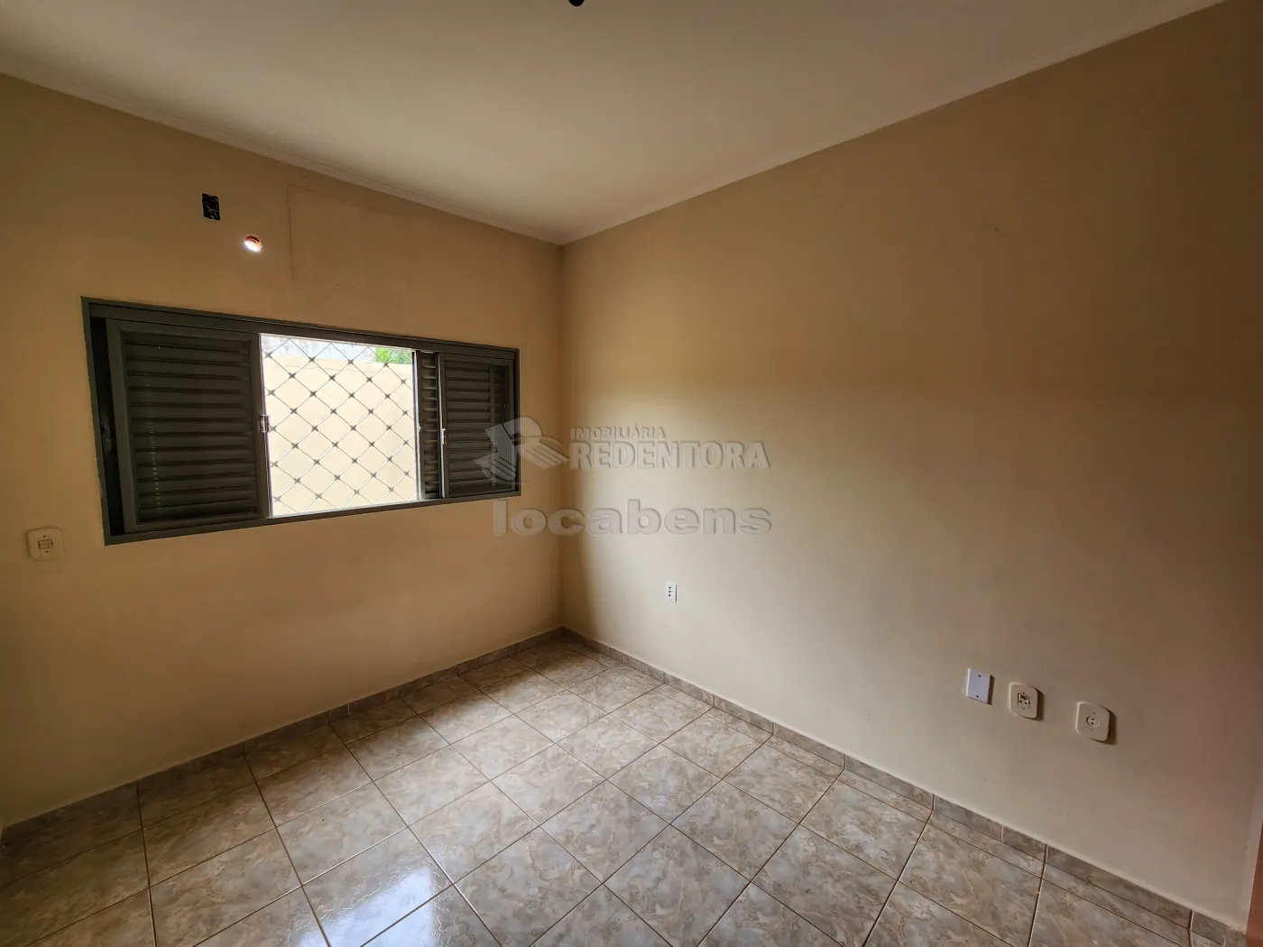 Alugar Casa / Padrão em São José do Rio Preto R$ 2.100,00 - Foto 9