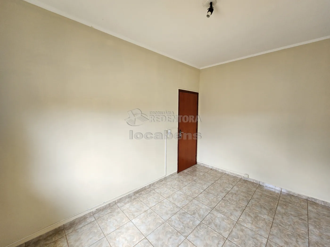 Alugar Casa / Padrão em São José do Rio Preto R$ 2.100,00 - Foto 13