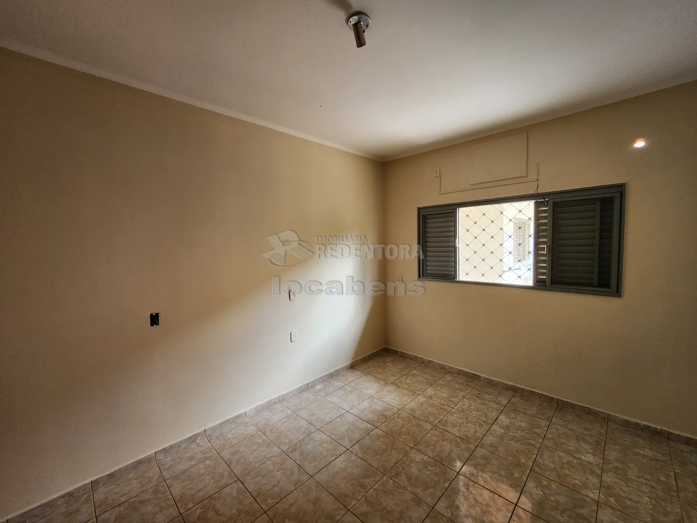 Alugar Casa / Padrão em São José do Rio Preto R$ 2.100,00 - Foto 15