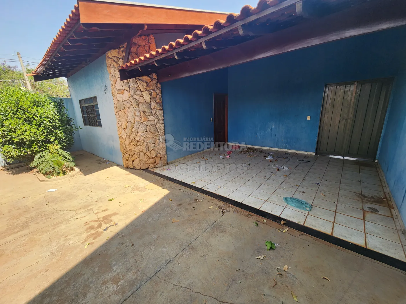 Alugar Casa / Padrão em São José do Rio Preto R$ 1.300,00 - Foto 1