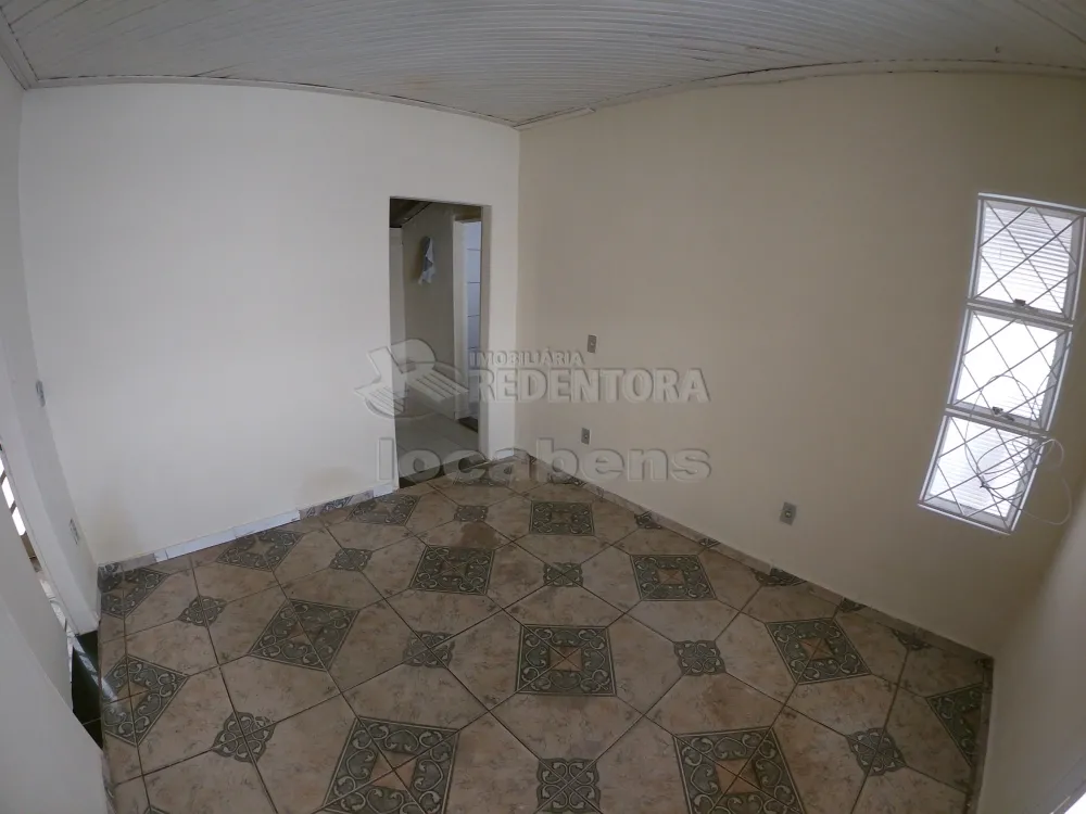 Alugar Casa / Padrão em São José do Rio Preto R$ 780,00 - Foto 2