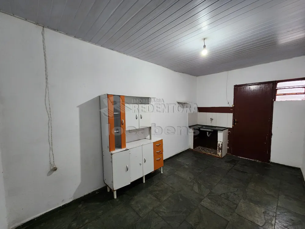 Alugar Casa / Padrão em São José do Rio Preto R$ 550,00 - Foto 3