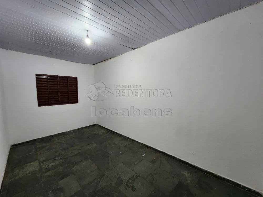 Alugar Casa / Padrão em São José do Rio Preto R$ 550,00 - Foto 4