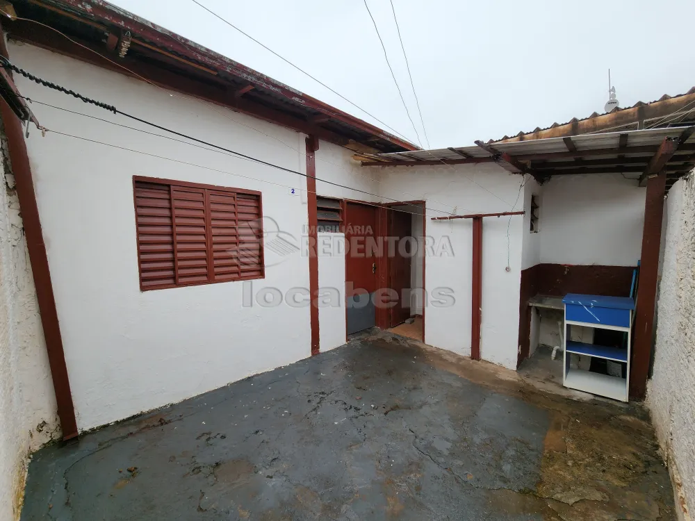 Alugar Casa / Padrão em São José do Rio Preto R$ 550,00 - Foto 1