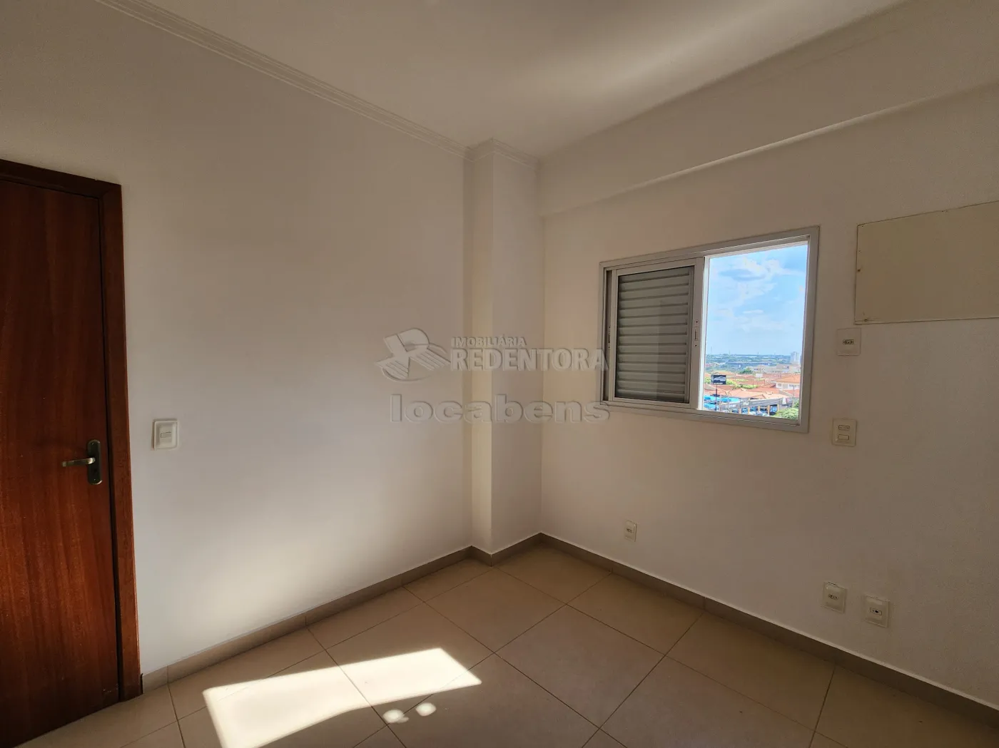 Alugar Apartamento / Padrão em São José do Rio Preto R$ 1.200,00 - Foto 5