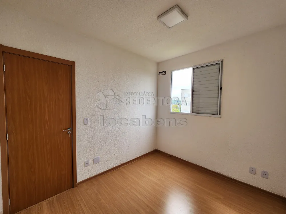 Alugar Apartamento / Padrão em São José do Rio Preto R$ 700,00 - Foto 4