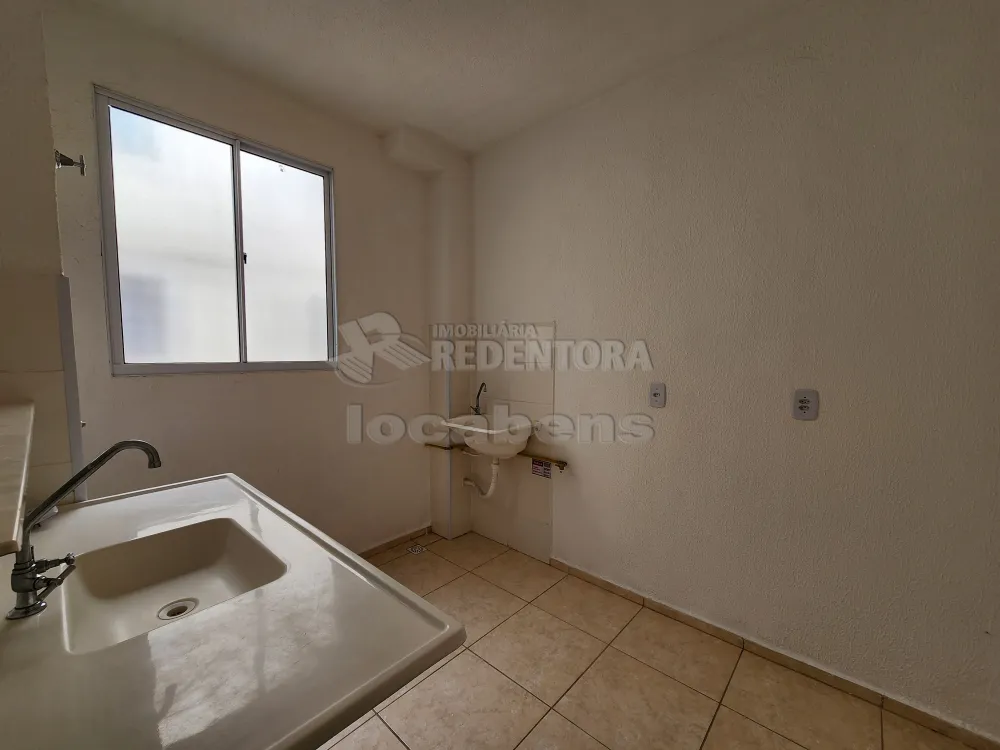 Alugar Apartamento / Padrão em São José do Rio Preto R$ 700,00 - Foto 8