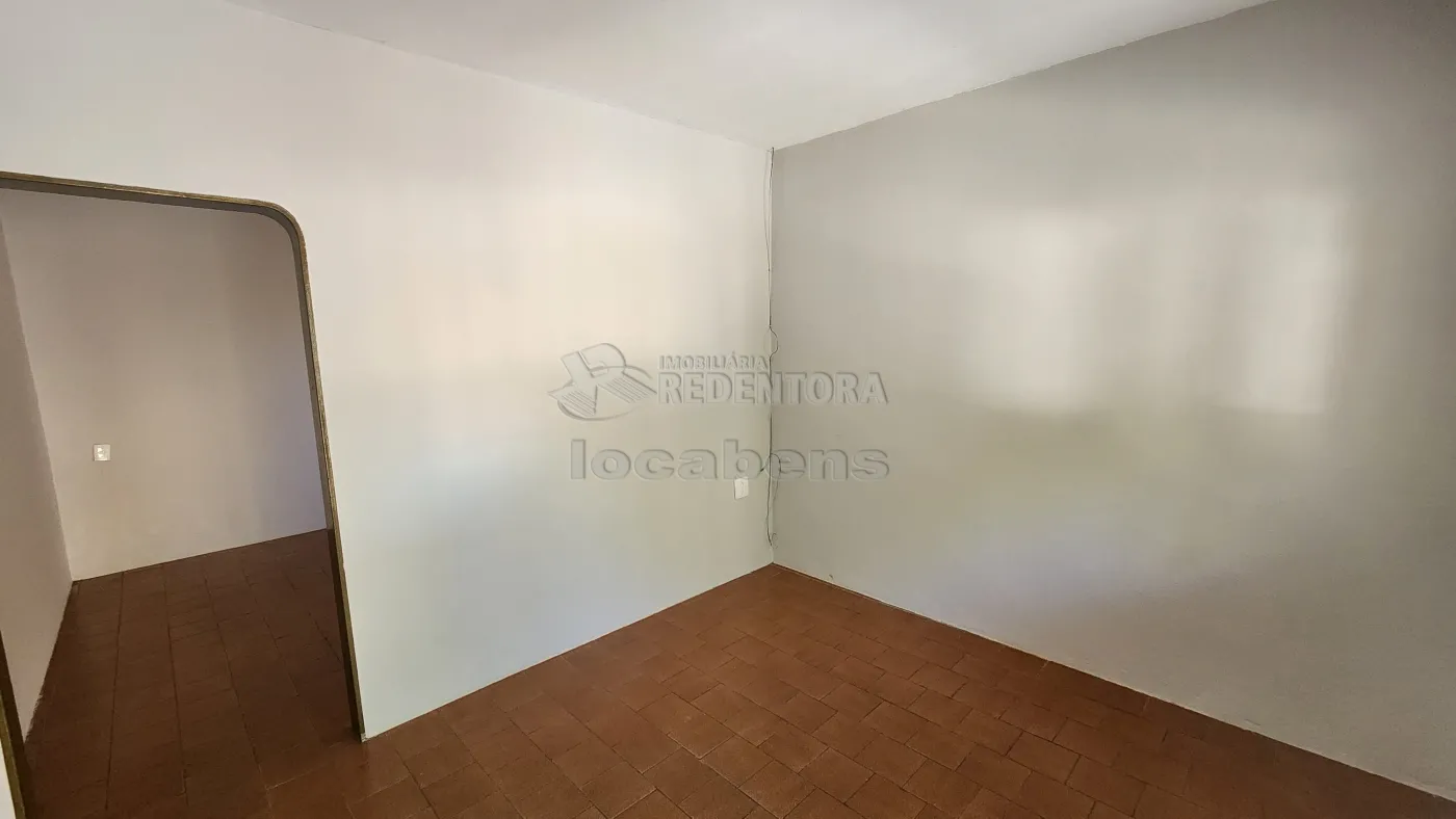 Casa para alugar com 2 quartos, 75m² - Foto 1