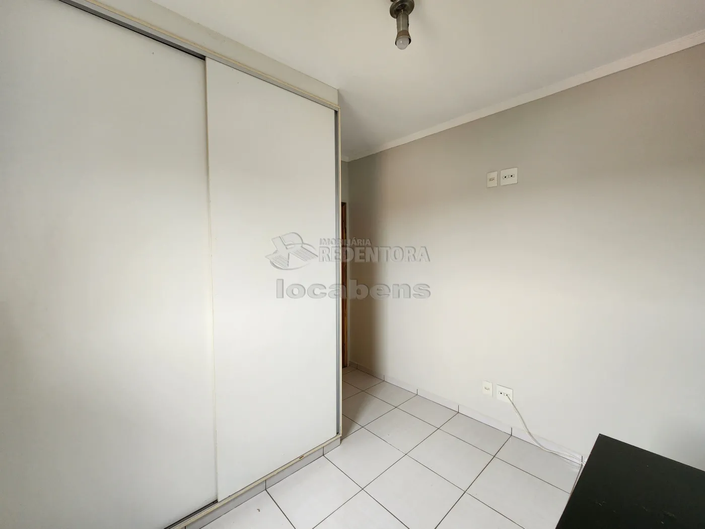 Alugar Apartamento / Padrão em São José do Rio Preto R$ 1.250,00 - Foto 11