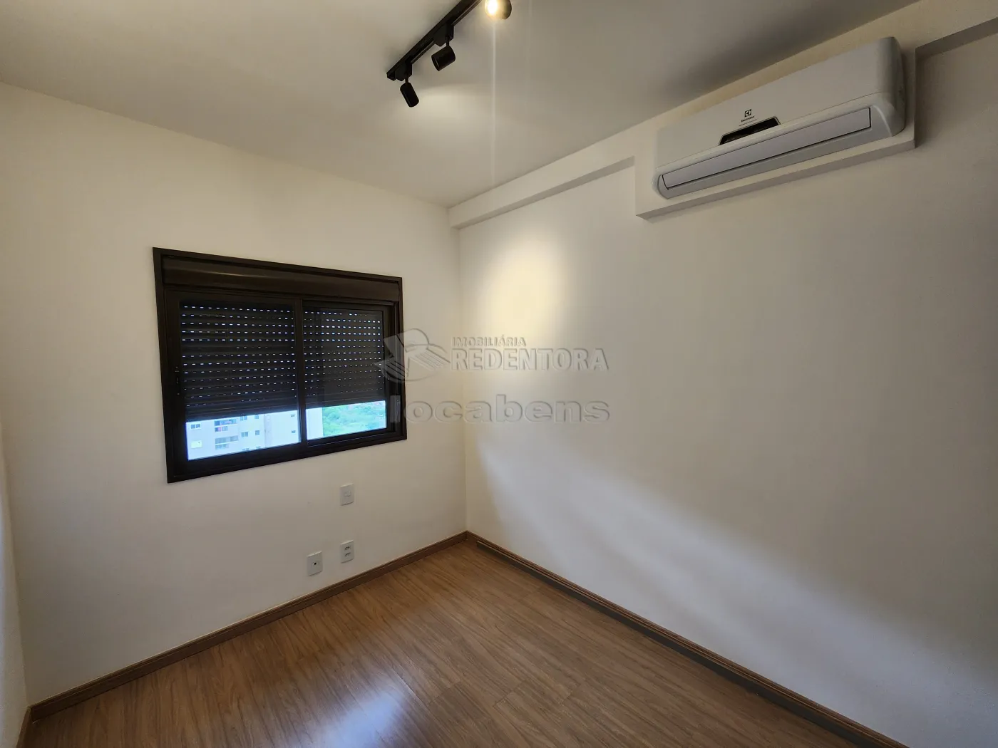 Apartamento para alugar com 2 quartos, 65m² - Foto 8