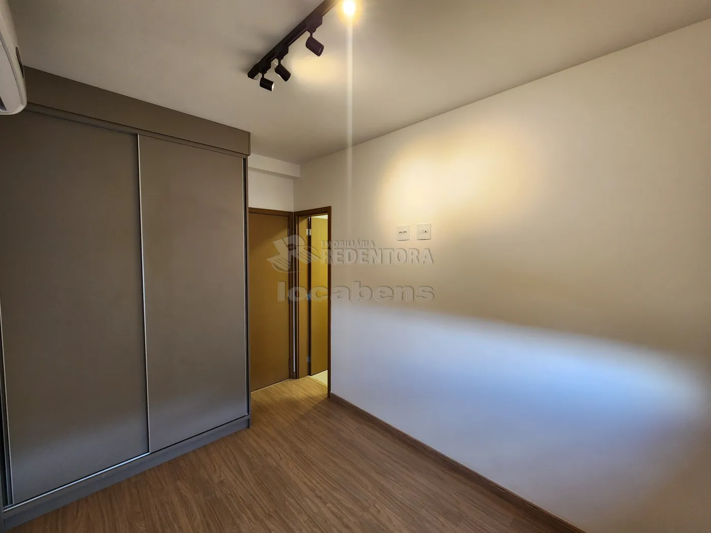 Apartamento para alugar com 2 quartos, 65m² - Foto 9