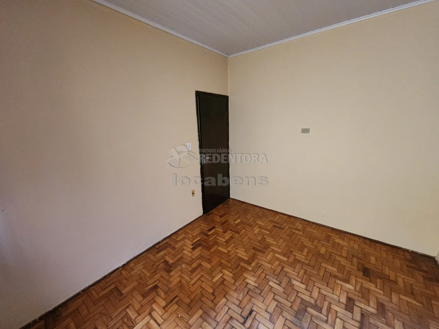 Alugar Casa / Padrão em São José do Rio Preto R$ 1.800,00 - Foto 13