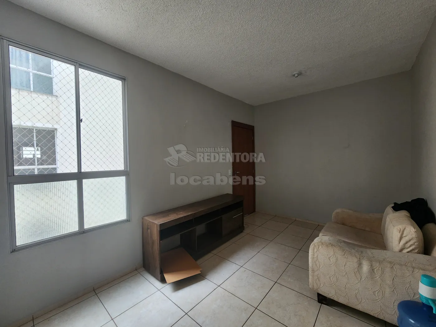 Alugar Apartamento / Padrão em São José do Rio Preto R$ 900,00 - Foto 2