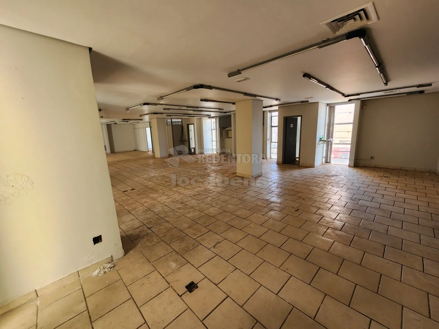 Alugar Comercial / Sala em São José do Rio Preto apenas R$ 1.000,00 - Foto 1