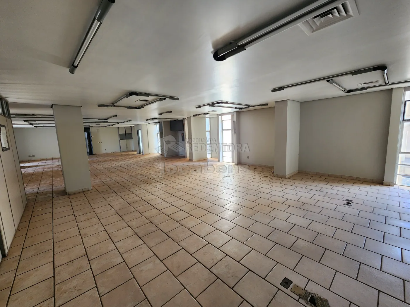 Alugar Comercial / Sala em São José do Rio Preto R$ 1.000,00 - Foto 2