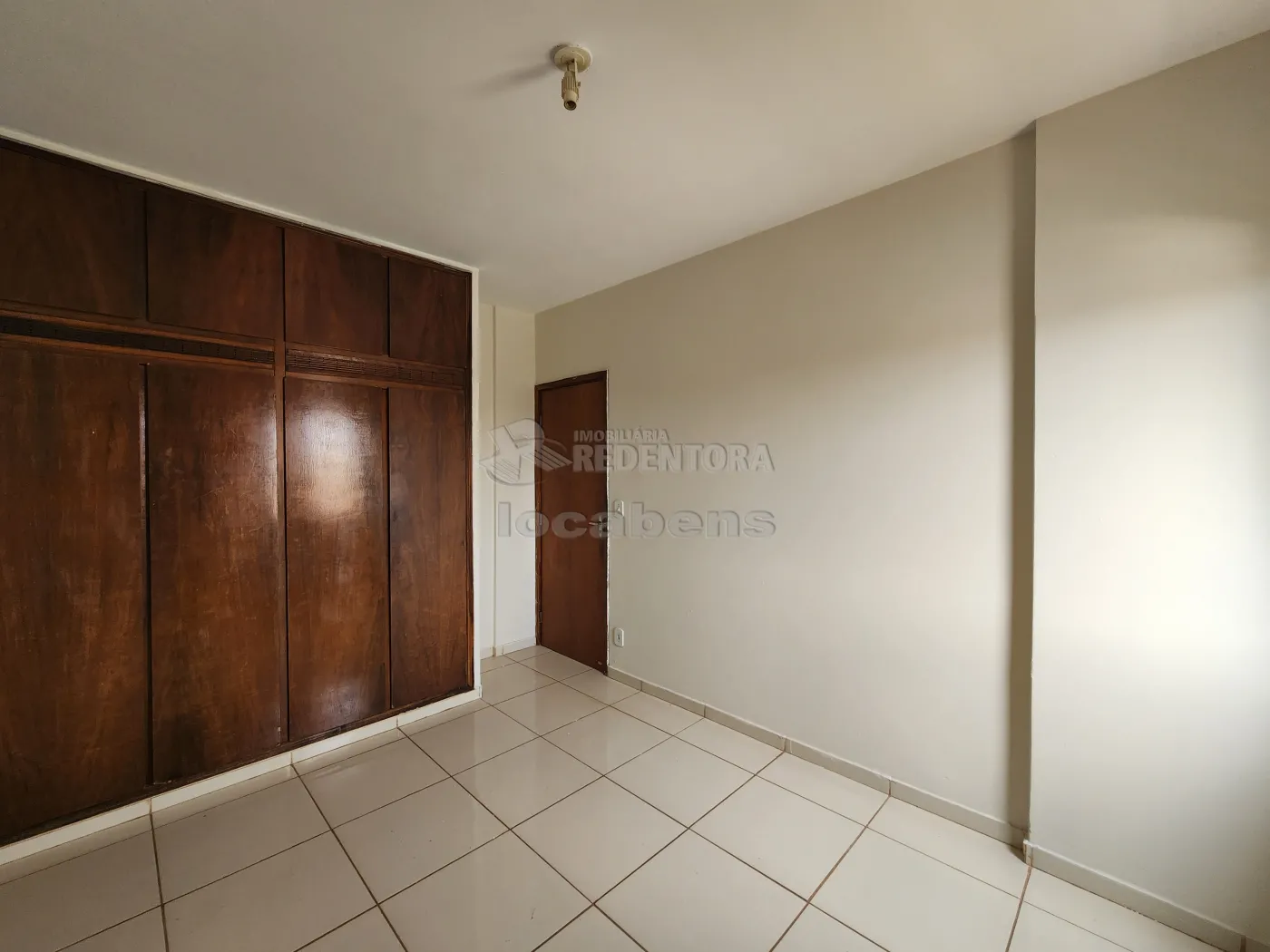 Alugar Apartamento / Padrão em São José do Rio Preto R$ 1.100,00 - Foto 6