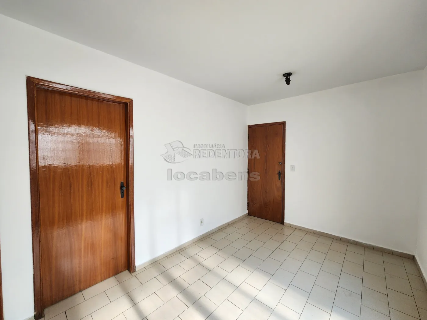 Alugar Apartamento / Padrão em São José do Rio Preto R$ 900,00 - Foto 2