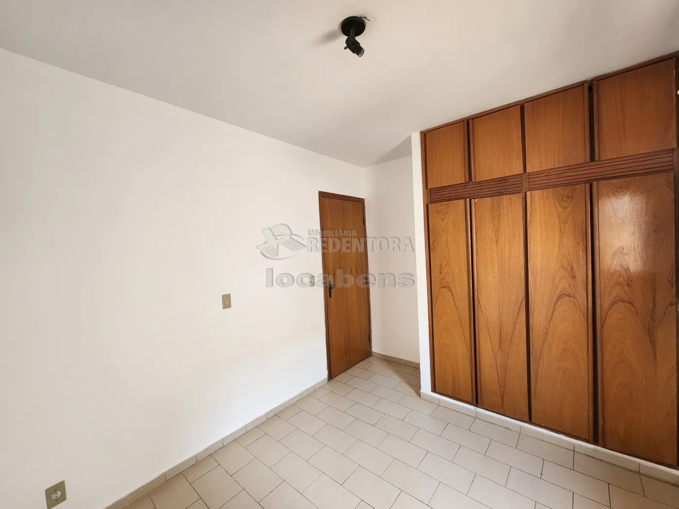 Alugar Apartamento / Padrão em São José do Rio Preto R$ 900,00 - Foto 9