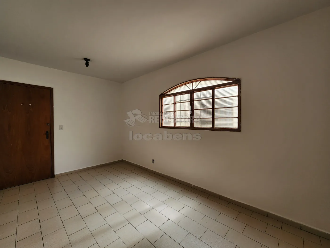 Alugar Apartamento / Padrão em São José do Rio Preto R$ 900,00 - Foto 2