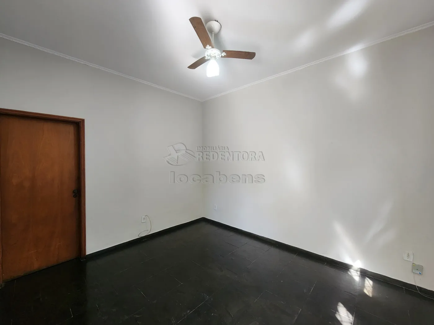 Alugar Comercial / Salão em São José do Rio Preto R$ 3.000,00 - Foto 2