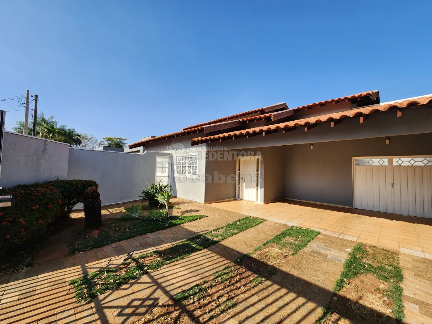 Alugar Casa / Padrão em São José do Rio Preto R$ 3.500,00 - Foto 1