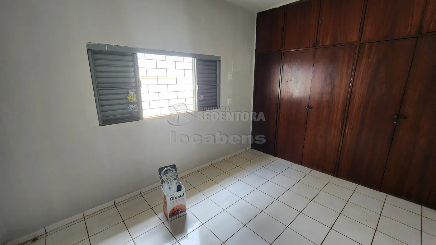 Alugar Casa / Padrão em São José do Rio Preto R$ 1.600,00 - Foto 14