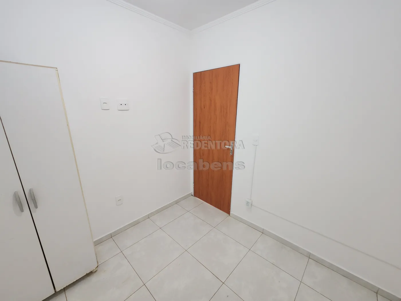 Alugar Casa / Padrão em São José do Rio Preto R$ 850,00 - Foto 11