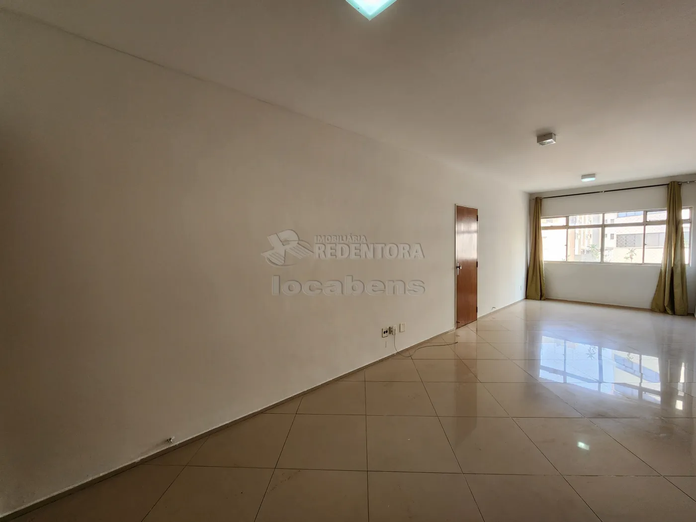 Alugar Apartamento / Padrão em São José do Rio Preto R$ 950,00 - Foto 1