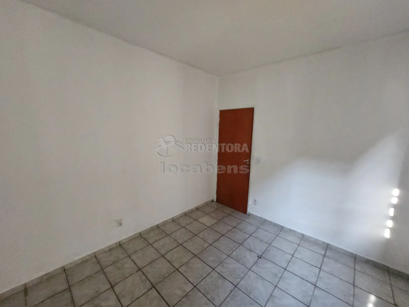 Alugar Casa / Padrão em São José do Rio Preto R$ 850,00 - Foto 8