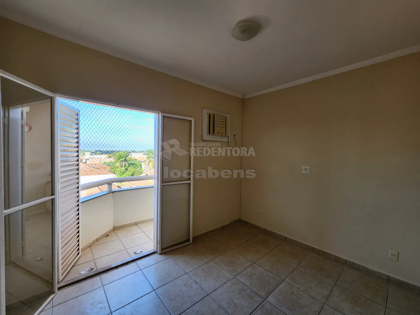 Alugar Apartamento / Padrão em Guapiaçu R$ 1.100,00 - Foto 4